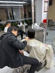 -首脑美发沙龙