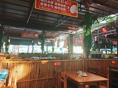 -三亚火车头万人海鲜广场