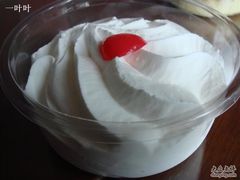 掼奶油-红宝石·鲜奶小方·海派西点房(南丹店)