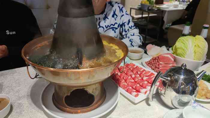 东来顺(朝阳双井店)-"老北京人最爱的铜锅 就认东来顺 老人喜欢.