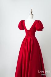 -Lady  Jane高端婚纱礼服馆