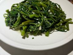 蒜蓉炒时蔬-院8里·小聚园老川菜(九眼桥店)