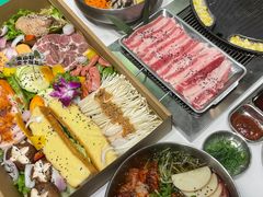 -山野的朋友露营炭火烤肉