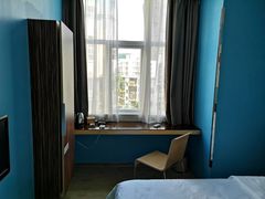 -卡罗酒店(东门晒布地铁站店)