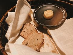 餐前面包-C&R西班牙餐厅