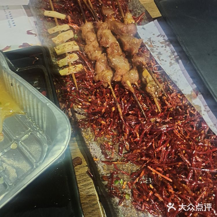 老友记约饭了，组局来吃烤串