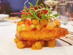 三文鱼配大虾-YUE·6·西式融合餐厅(外滩六号店)