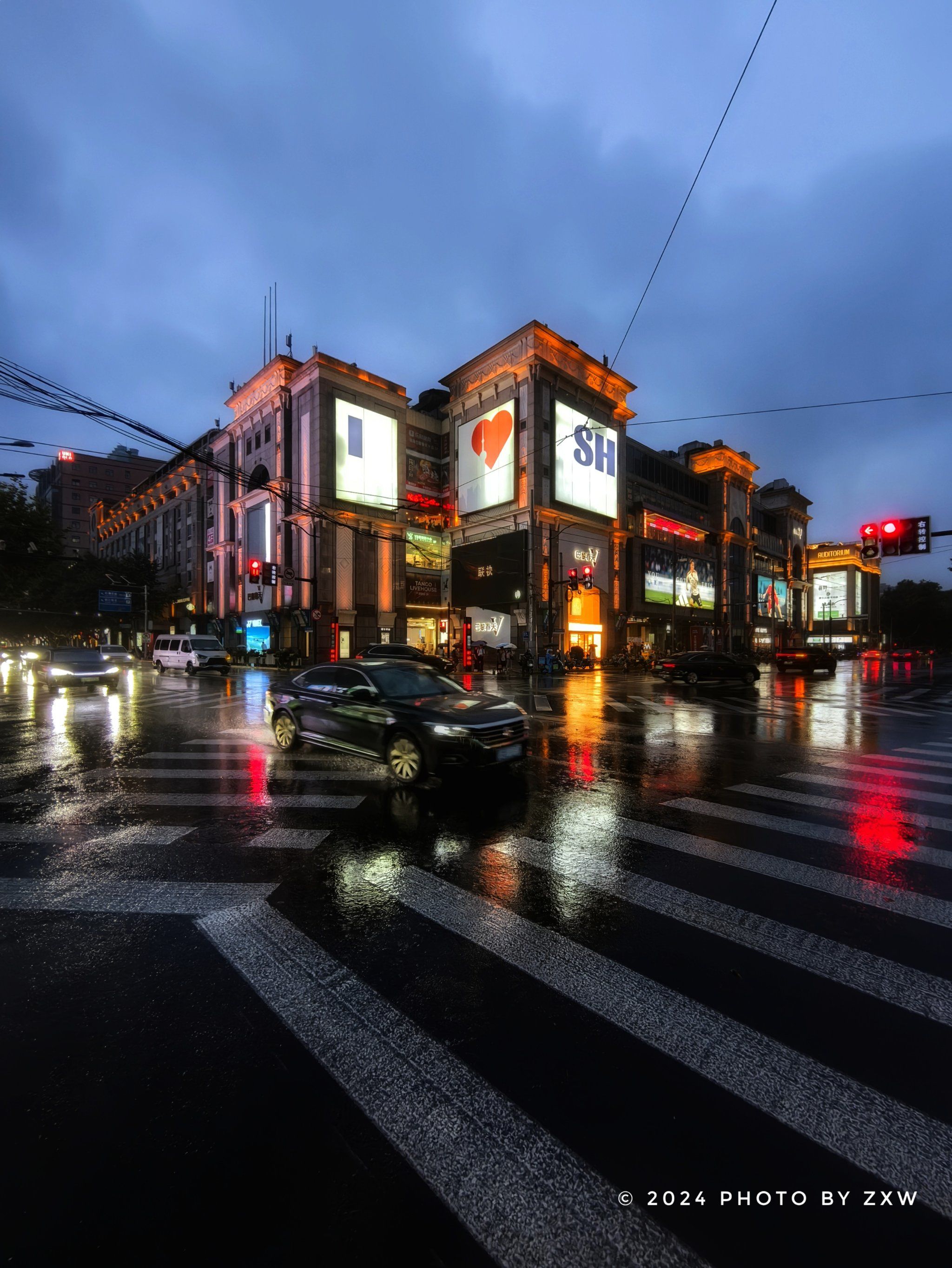 上海|夜晚的繁华街头