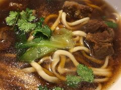 牛肉面-清真吴记门钉肉饼·喜多利