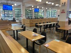 -同济大学本部学苑饮食广场