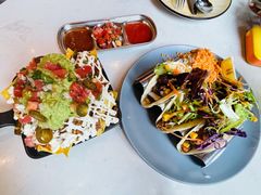 玉米片配牛油果酱-墨纪Mojí墨西哥餐厅(官舍店)