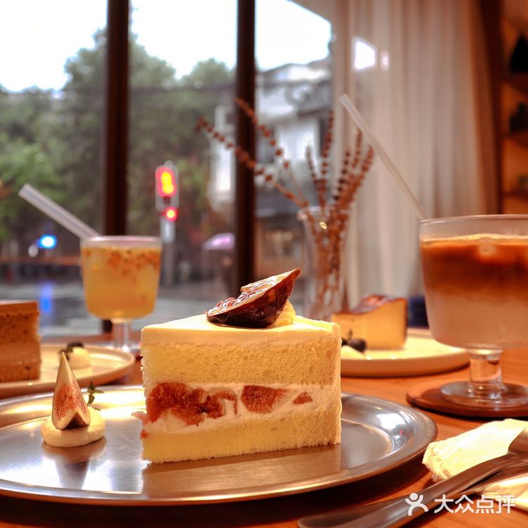 EÀU CAFE ｜“老”ins日式网红店