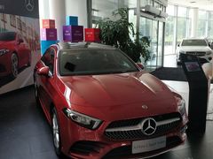 -奔驰北京极光星徽(四元桥店)