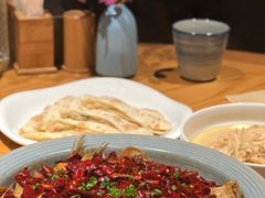 辣烧杂鱼-荣小馆(杭州大厦店)