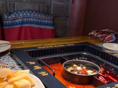 -老牌坊云南鱼豆花火锅(哈西万达店)