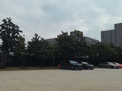-龙华烈士纪念馆-停车场