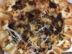 芝士薄切牛肉比萨-必胜客(龙吴宅急送店)