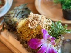 -Chom Cafe and Restaurant
