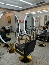 -MODEL'S HAIR