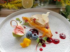 郎德鹅肝慕斯佐新疆黄杏酱-巴别塔法餐舍(朝阳店)