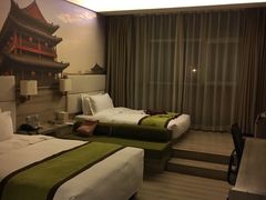 -西安大雁塔科技大学地铁站亚朵酒店