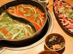-苗阿哥酸汤牛肉火锅(体育场店)