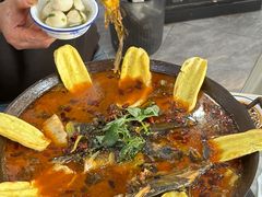-丹水桥地锅鱼·翘嘴鲌·地方特色全鱼宴(丹江口大坝店)