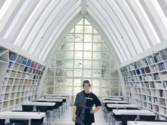 -钟书阁(松江泰晤士小镇店)