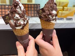 香草黑巧双重口味-GODIVA(美罗城店)