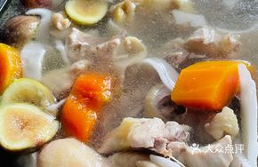 Coconut and Fig Steamed Chicken