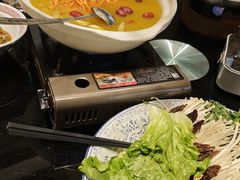 -帅巴人舅母子腊蹄民俗村
