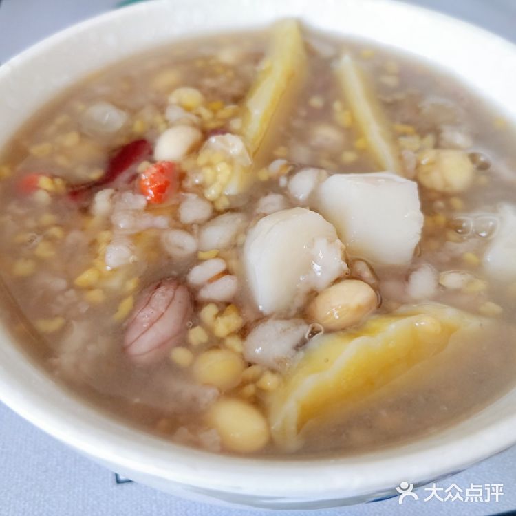 给家里的大美眉准备一份早餐吧[加油]八宝山药粥+寓意满满的小福袋