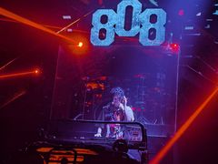 -808 LiveHouse