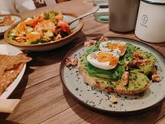 牛油果煮蛋吐司-RAC BAR(安福路店)