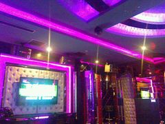 -蓝尊量贩(黄河路店)