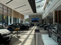 -上海宝信宝马4S店