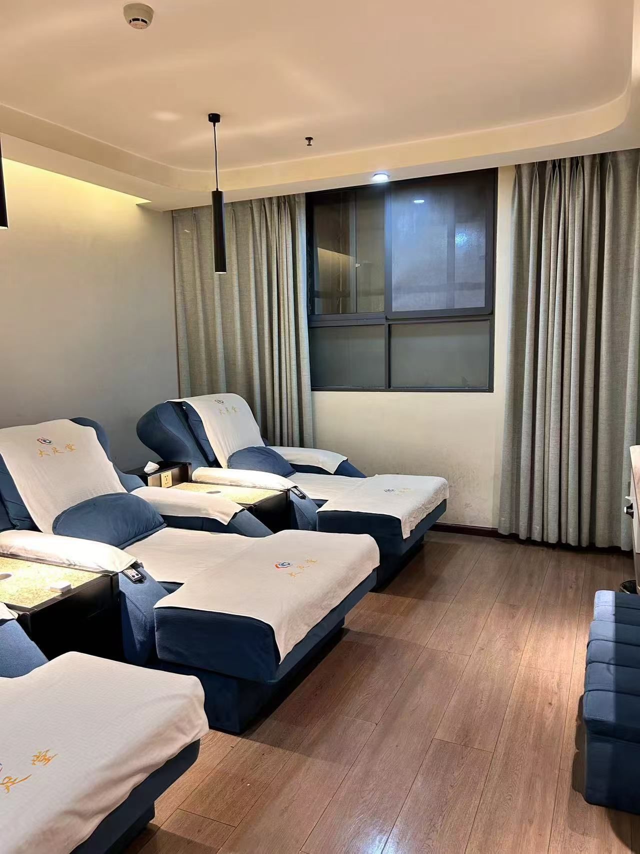 足浴按摩,放松一天,舒服到飞起