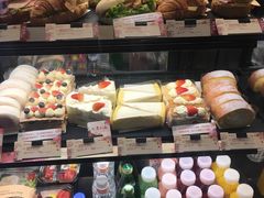 -星巴克臻选(莘庄仲盛店)