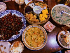 -黄桷树曹家私房菜(江与城店)