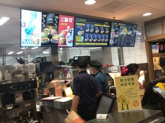 -麦当劳(轻轨曹杨路店)
