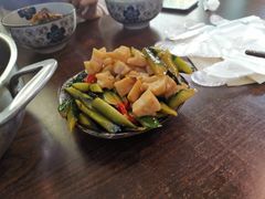 -内蒙焖面大盆骨餐馆(山大路店)