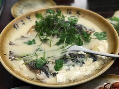 砂锅鱼头-75幢私房菜馆