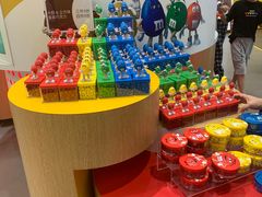 -m豆巧克力世界(上海世茂广场店)