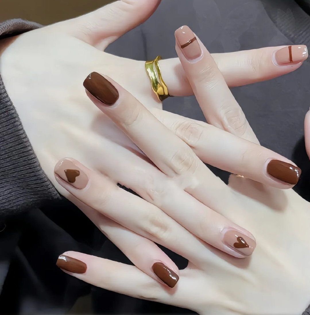 秋季暖色系美甲,你pick哪款?