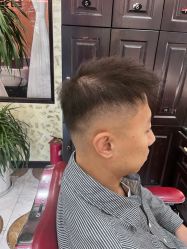 -东方先生国潮男士理发馆