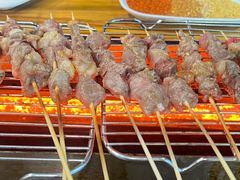-哈尔滨小酒馆·鲜肉现穿自助烧烤(康新花园店)