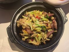 -八府香鸭·啫啫煲(华山路店)