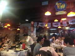 大堂-鲜入围煮花胶鸡海鲜火锅