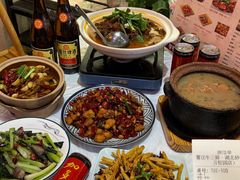 -霄汉牛三鲜湖北砂锅菜(万松园2店)