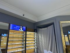 -优医视平价眼镜蔡司依视路折扣工厂店(德胜门店)